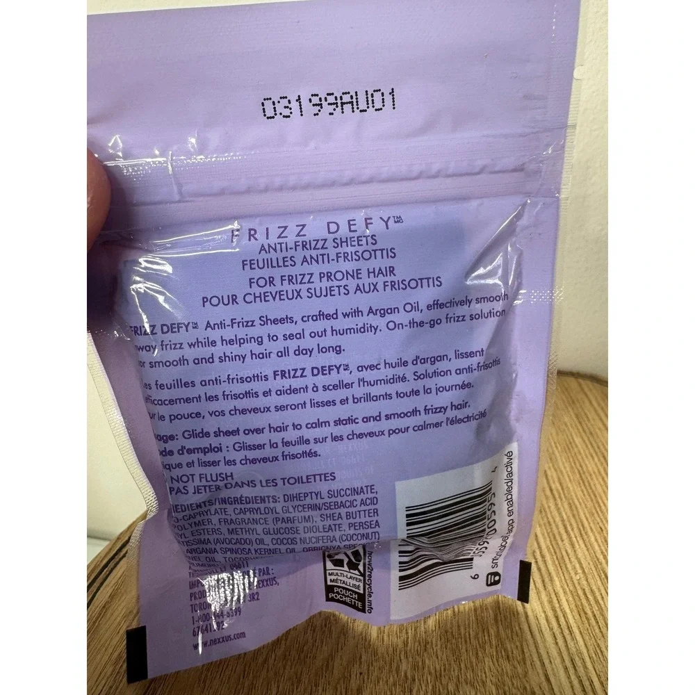 Bumble and bumble Dryspun Texture Spray & Nexxus Frizz Defy Sheets Travel Set